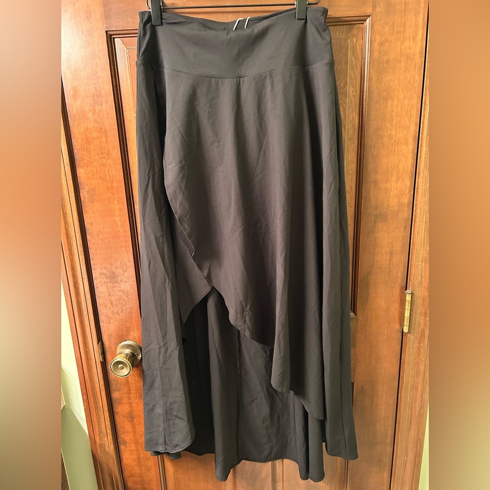 HALARA NWT Atlleisure Asymmetrical Black Skirt with shorts underneath. Size M